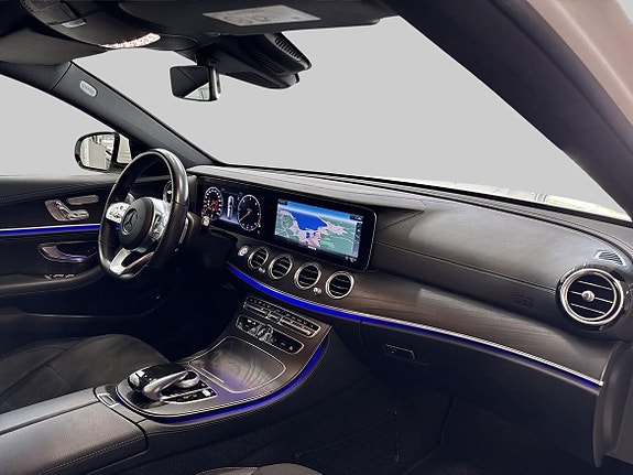 Mercedes-Benz E300 9 of 18