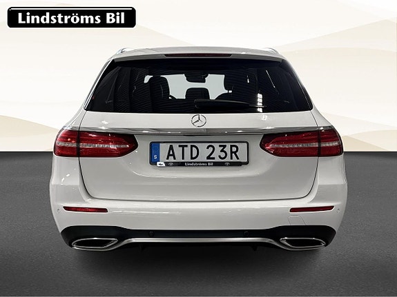 Mercedes-Benz E300 7 of 18