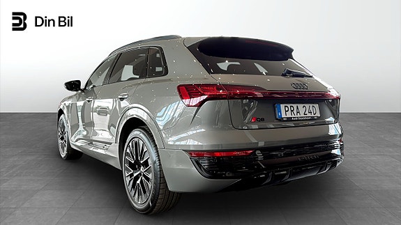 Audi Q8 e-tron 3 of 5