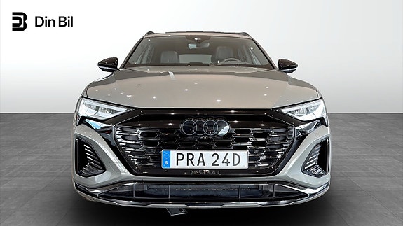 Audi Q8 e-tron 4 of 5
