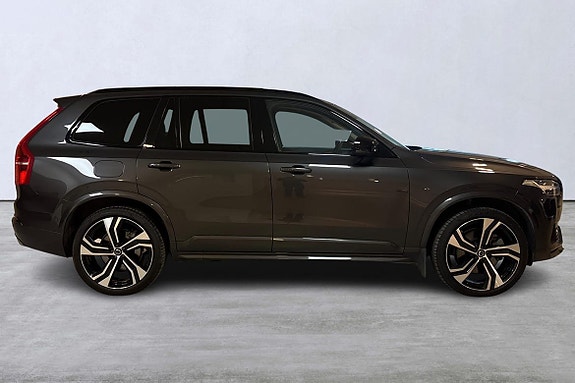 Volvo XC90 3 of 5