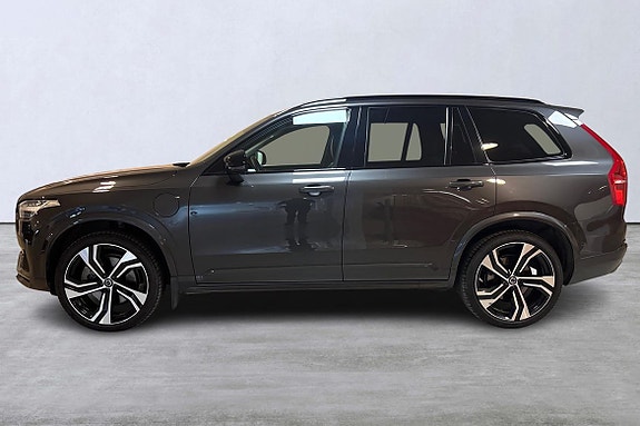 Volvo XC90 2 of 5