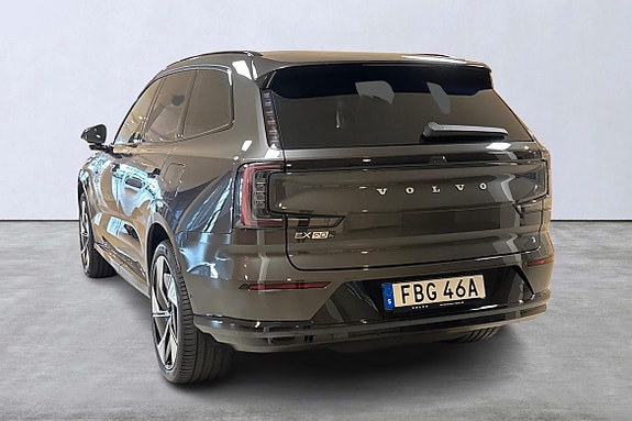 Volvo EX90 4 of 5