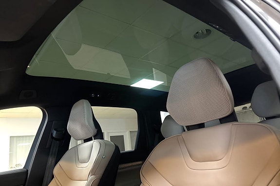 Volvo EX90 18 of 19
