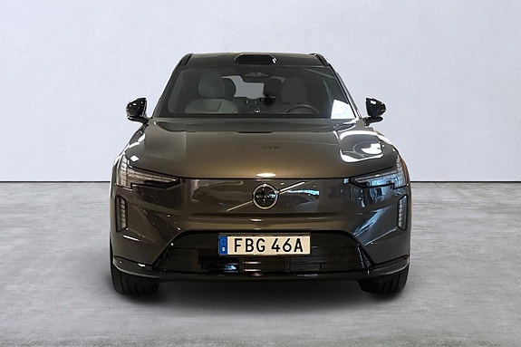 Volvo EX90 7 of 19