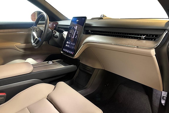 Volvo EX90 10 of 19