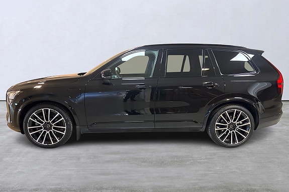 Volvo XC90 2 of 5