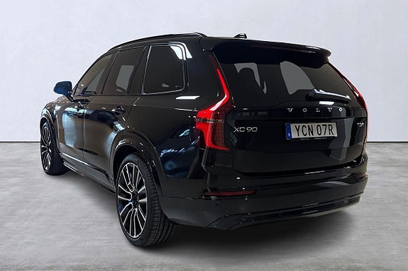 Volvo XC90 4 of 5