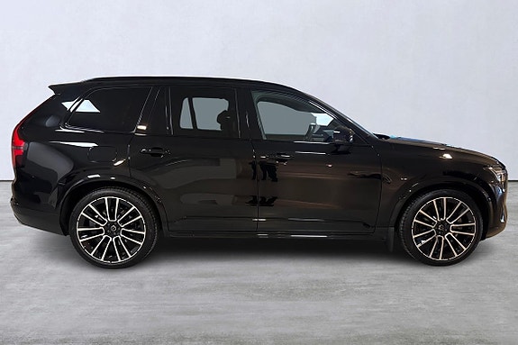 Volvo XC90 3 of 5