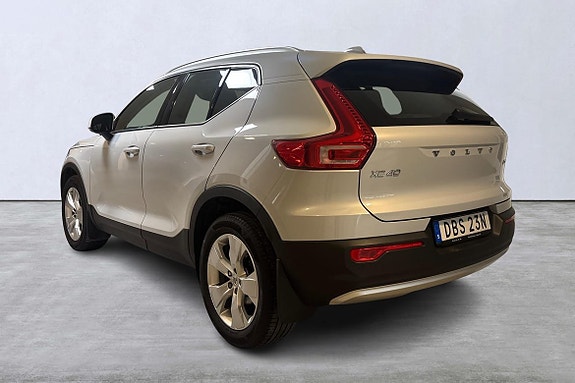 Volvo XC40 4 of 5