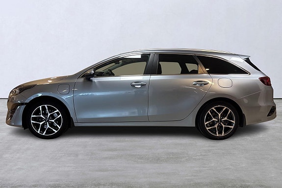 Kia Ceed 2 of 5