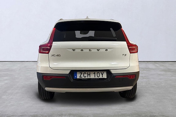Volvo XC40 5 of 5