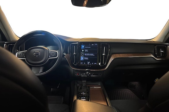 Volvo XC60 9 of 16
