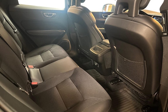 Volvo XC60 11 of 16