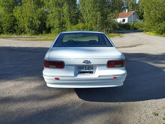 Chevrolet Caprice 4 of 5