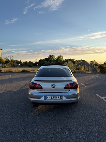 Volkswagen Passat CC 4 of 5