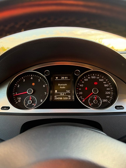 Volkswagen Passat CC 8 of 15
