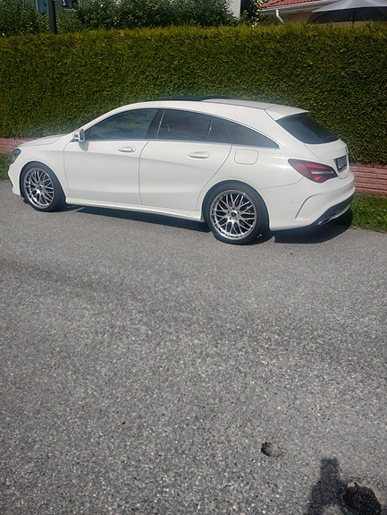 Mercedes-Benz CLA200 d 3 of 5