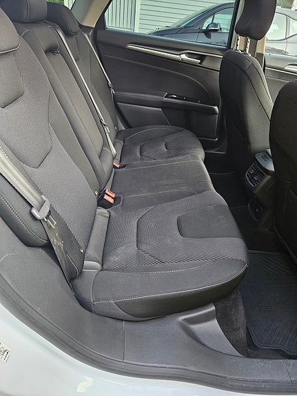 Ford Mondeo 7 of 9