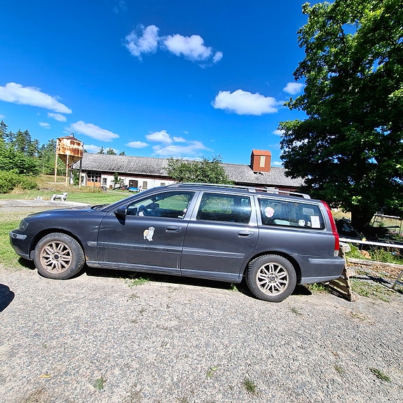 Volvo V70 5 of 6