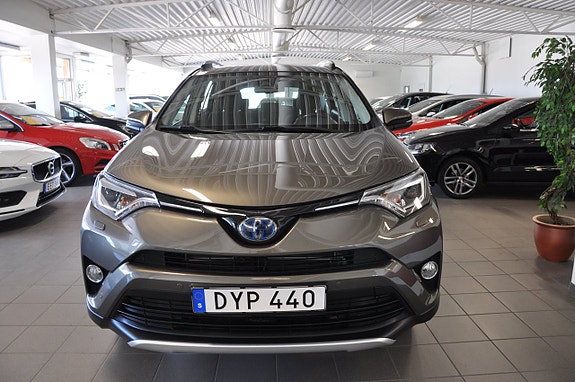 Toyota RAV4 3 of 5