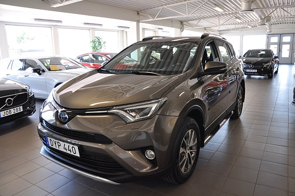 Toyota RAV4 4 of 5