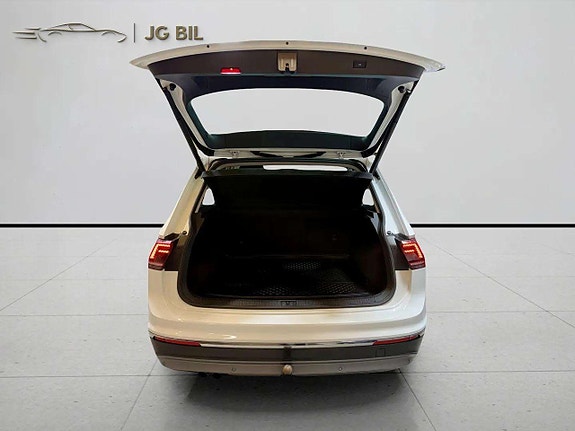 Volkswagen Tiguan 7 of 24