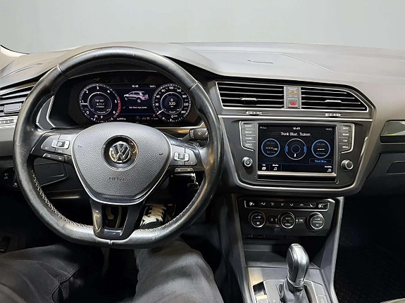Volkswagen Tiguan 16 of 24