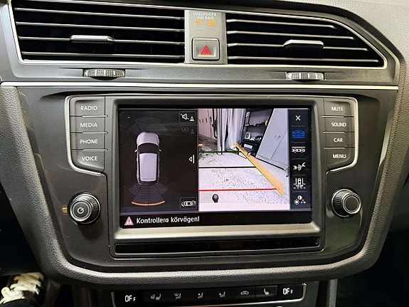 Volkswagen Tiguan 19 of 24