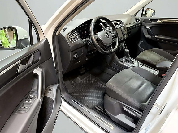 Volkswagen Tiguan 12 of 24