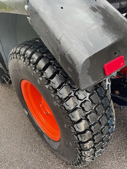 Kubota L2550 GST 3 of 5