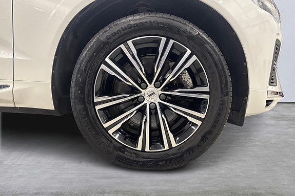Volvo XC60 14 of 22