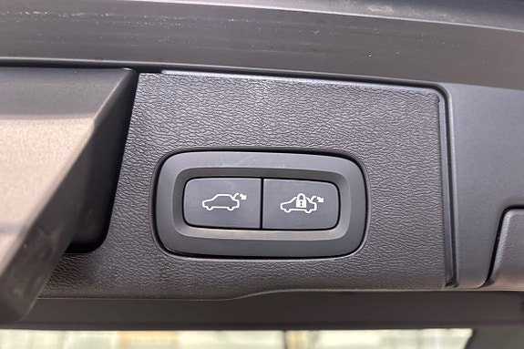 Volvo XC60 17 of 22