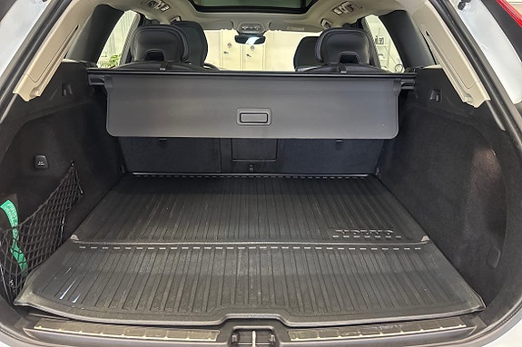 Volvo XC60 13 of 22