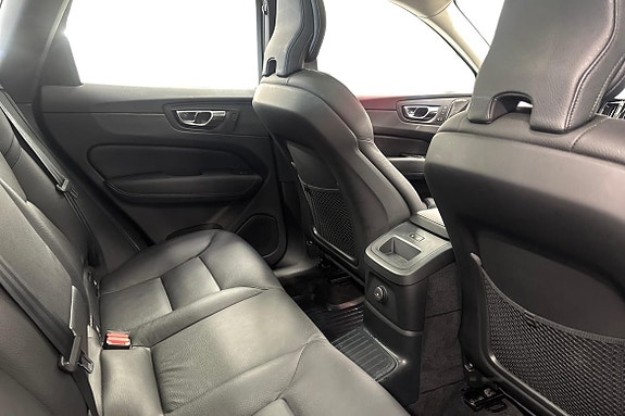 Volvo XC60 11 of 22