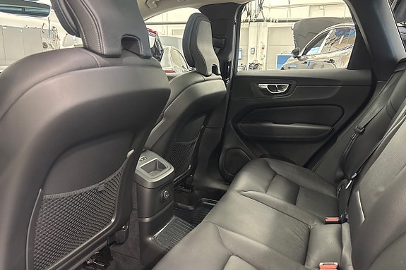 Volvo XC60 12 of 22