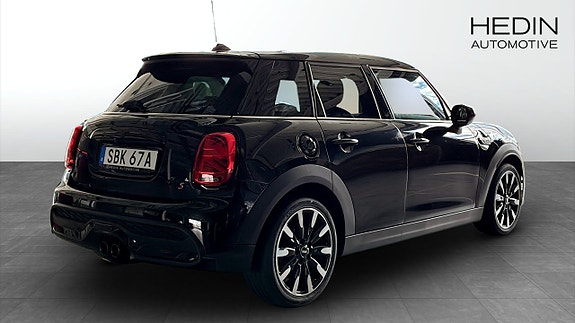 MINI Cooper S 2 of 5