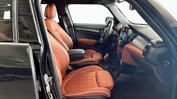 MINI Cooper S 3 of 5