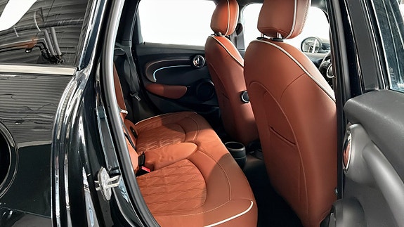 MINI Cooper S 5 of 5