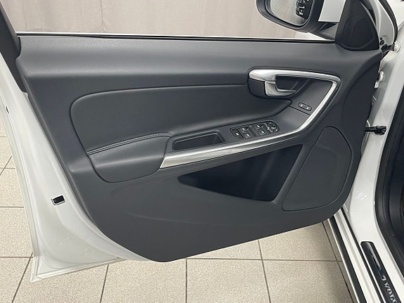 Volvo V60 5 of 5