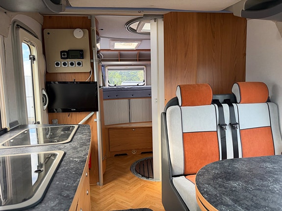 Bürstner Mega Van T675 4 sovplatser 4 of 5