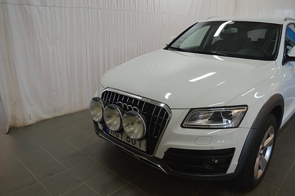 Audi Q5 2 of 5