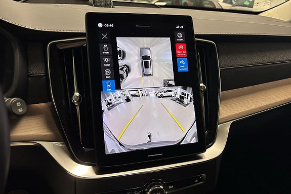 Volvo XC90 13 of 13
