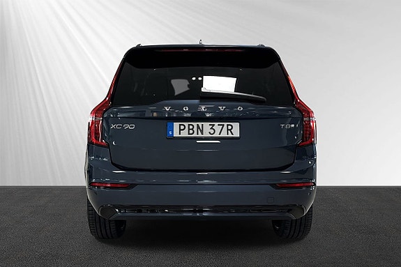 Volvo XC90 2 of 5
