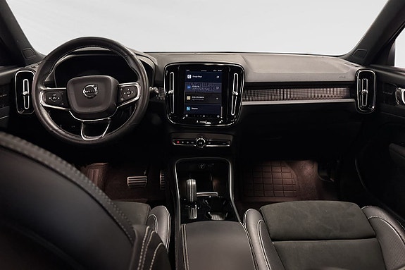 Volvo XC40 5 of 5