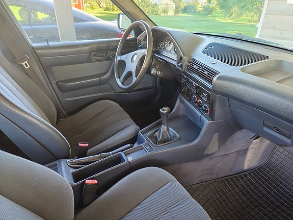 BMW 520i 7 of 11
