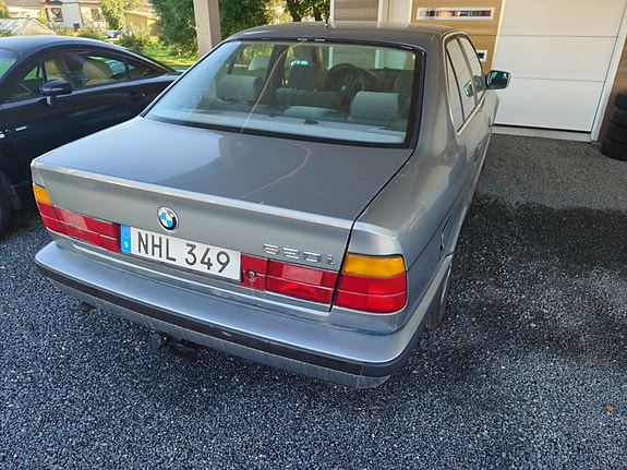 BMW 520i 4 of 11