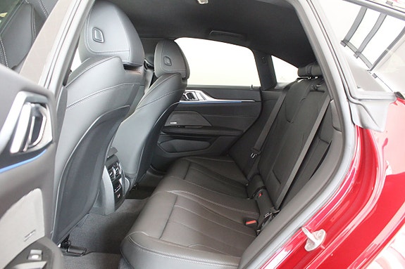 BMW i4 11 of 14