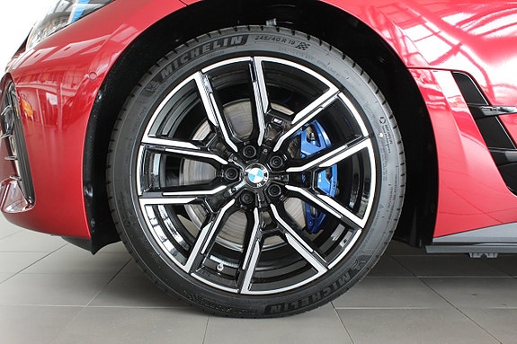 BMW i4 4 of 5