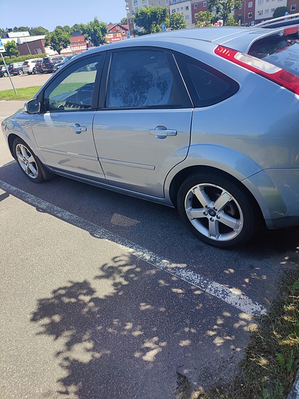 Ford Focus 2 of 5
